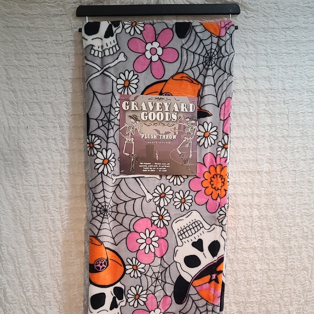 Graveyard Goods Throw Blanket  Cowboy Skull & Flower Plush Limited Edition NWT